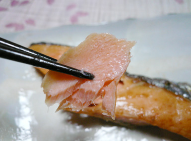 日本の朝の定番メニューの一品〝焼き鮭〟